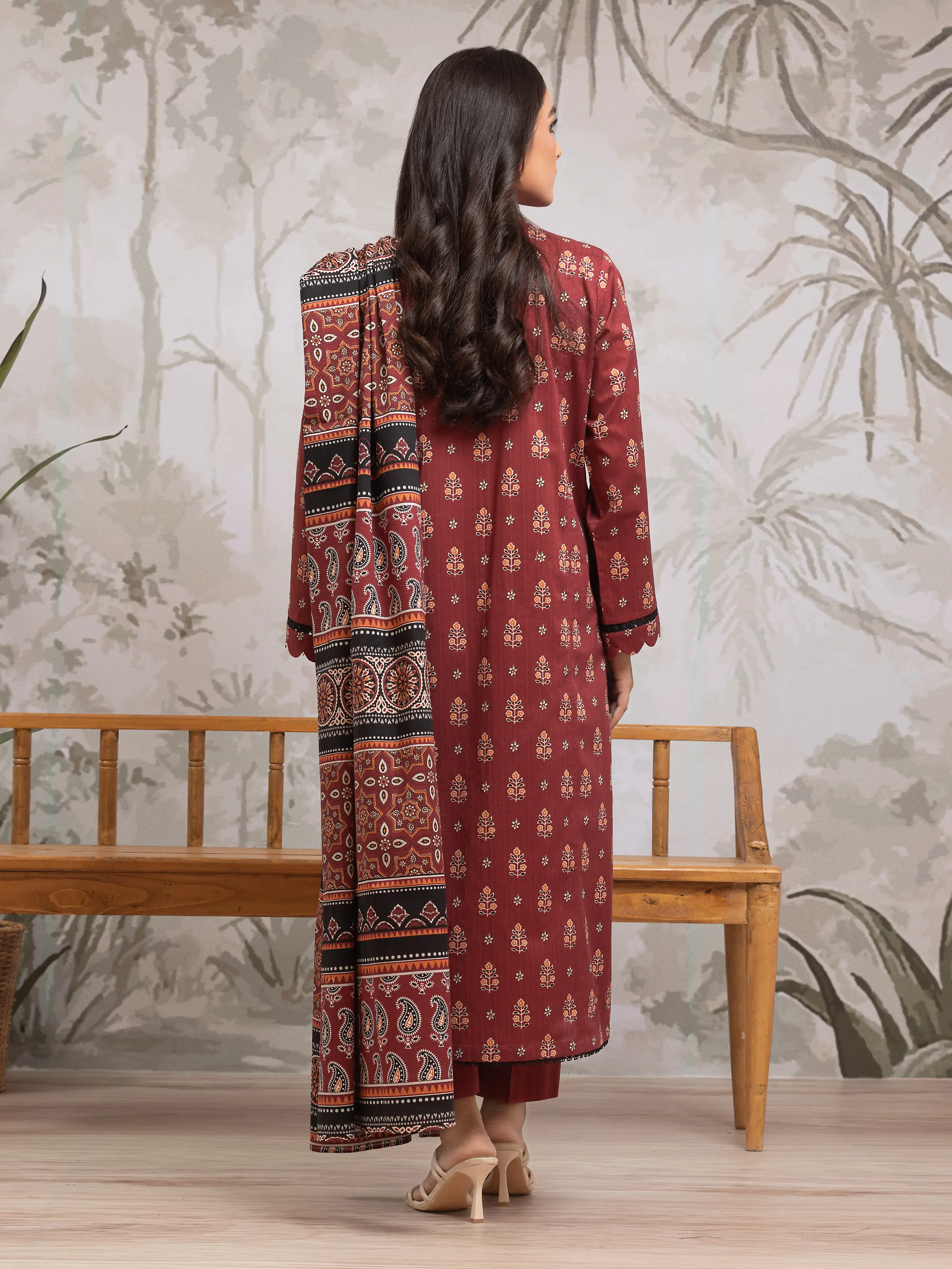 Printed Khaddar Shirt Dupatta - EWU24A3-29645SD - Image 2