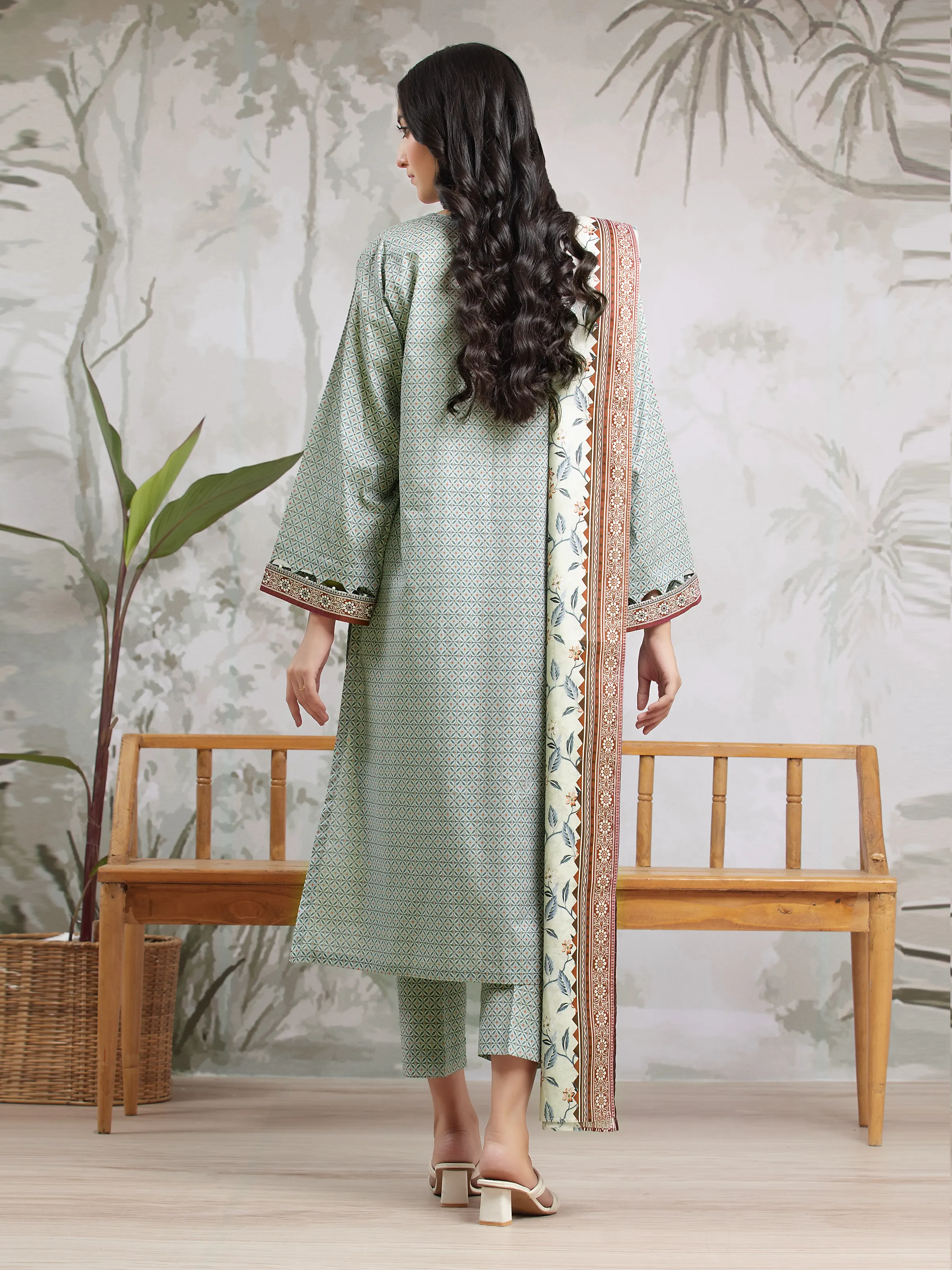 Printed Khaddar Shirt Dupatta - EWU24A3-29801SD - Image 2