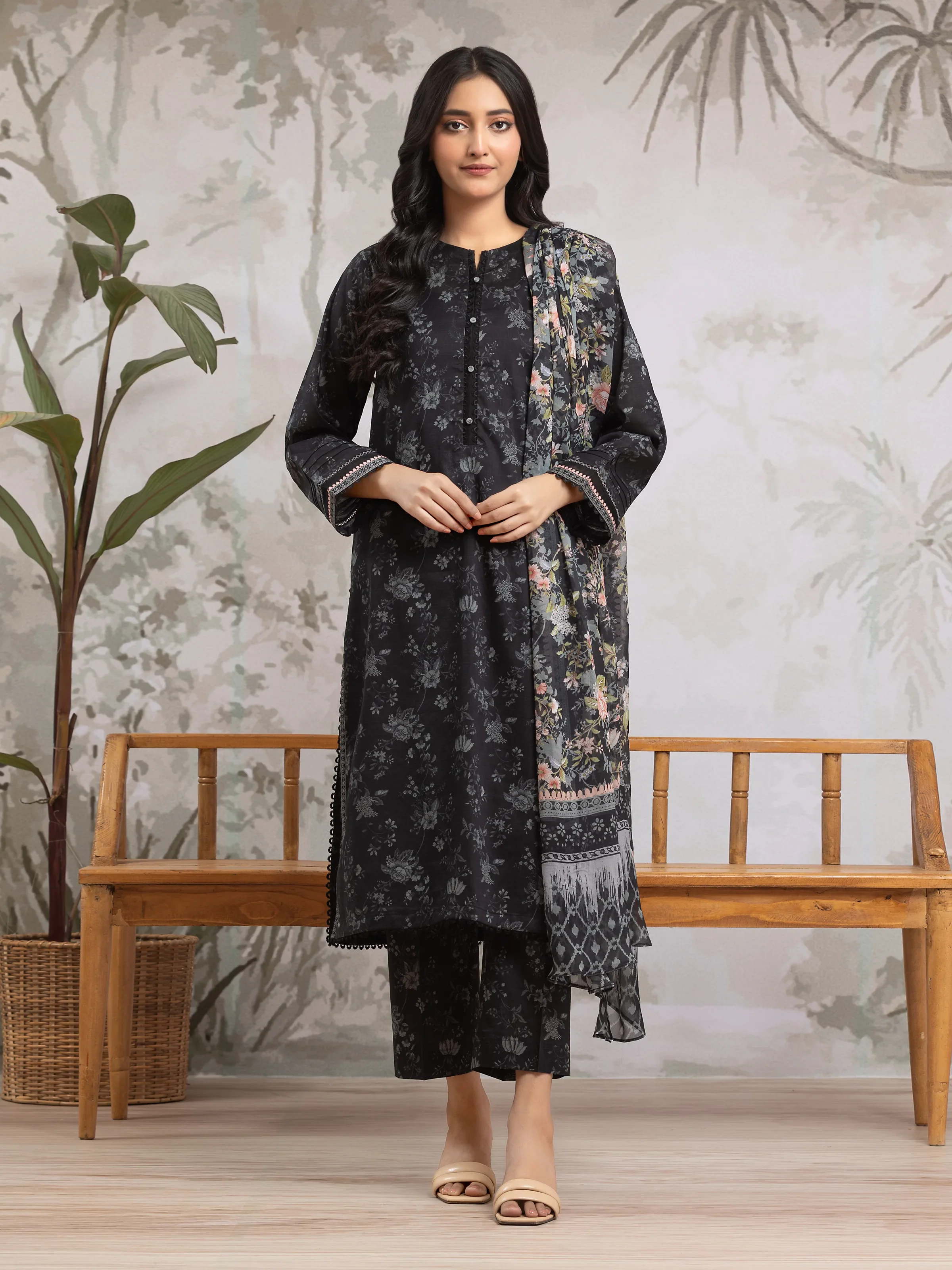 Printed Khaddar Suit - EWU24M2-181