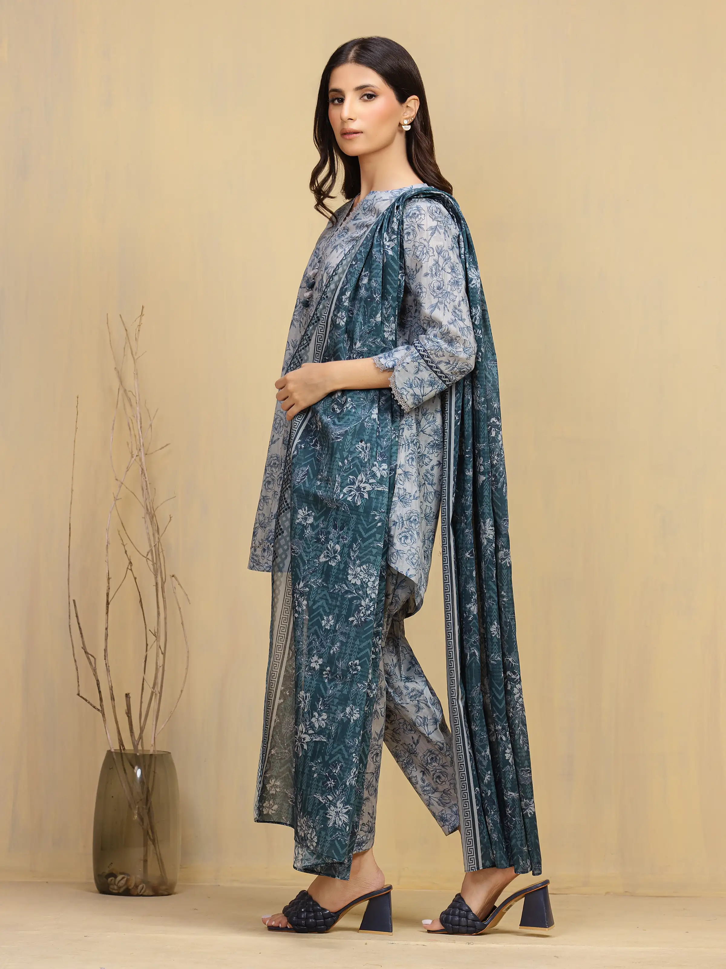 Printed Khaddar Shirt - EWU5A3-36130S - Image 4