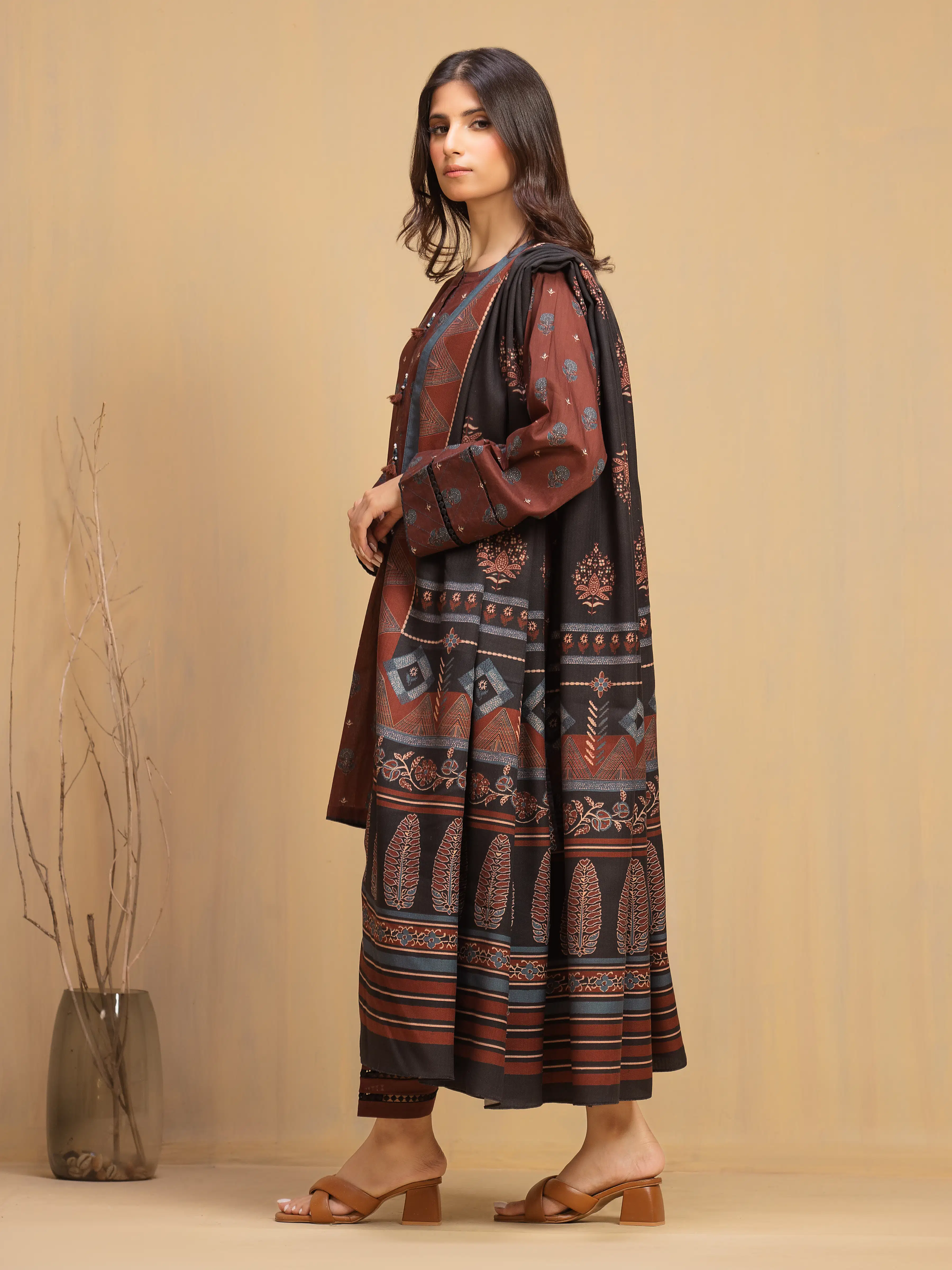 Printed Khaddar Suit - EWU5M3-020-3P - Image 5