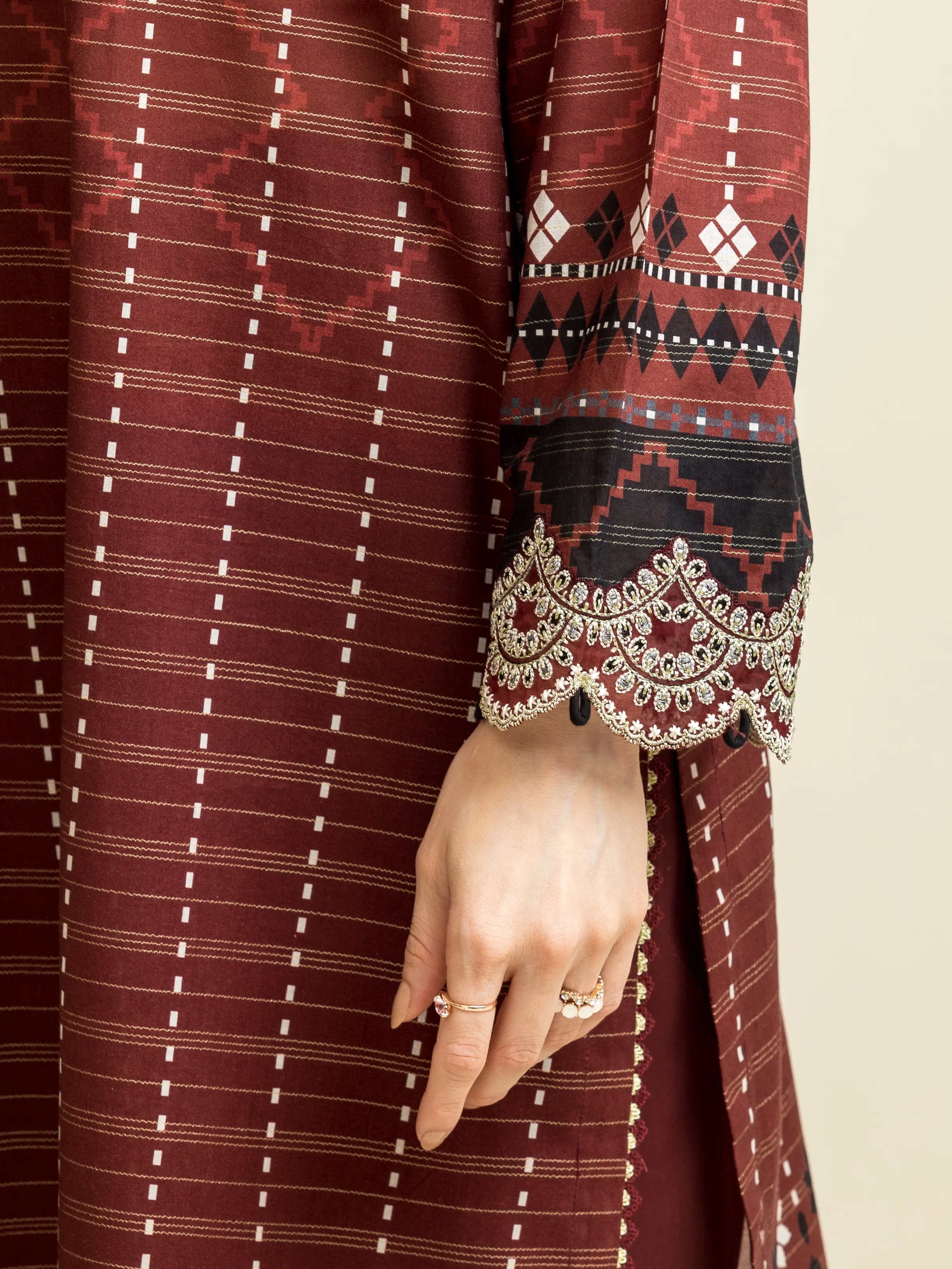 Embroidered Lawn Suit - EWU5V1-31204-3P - Image 3