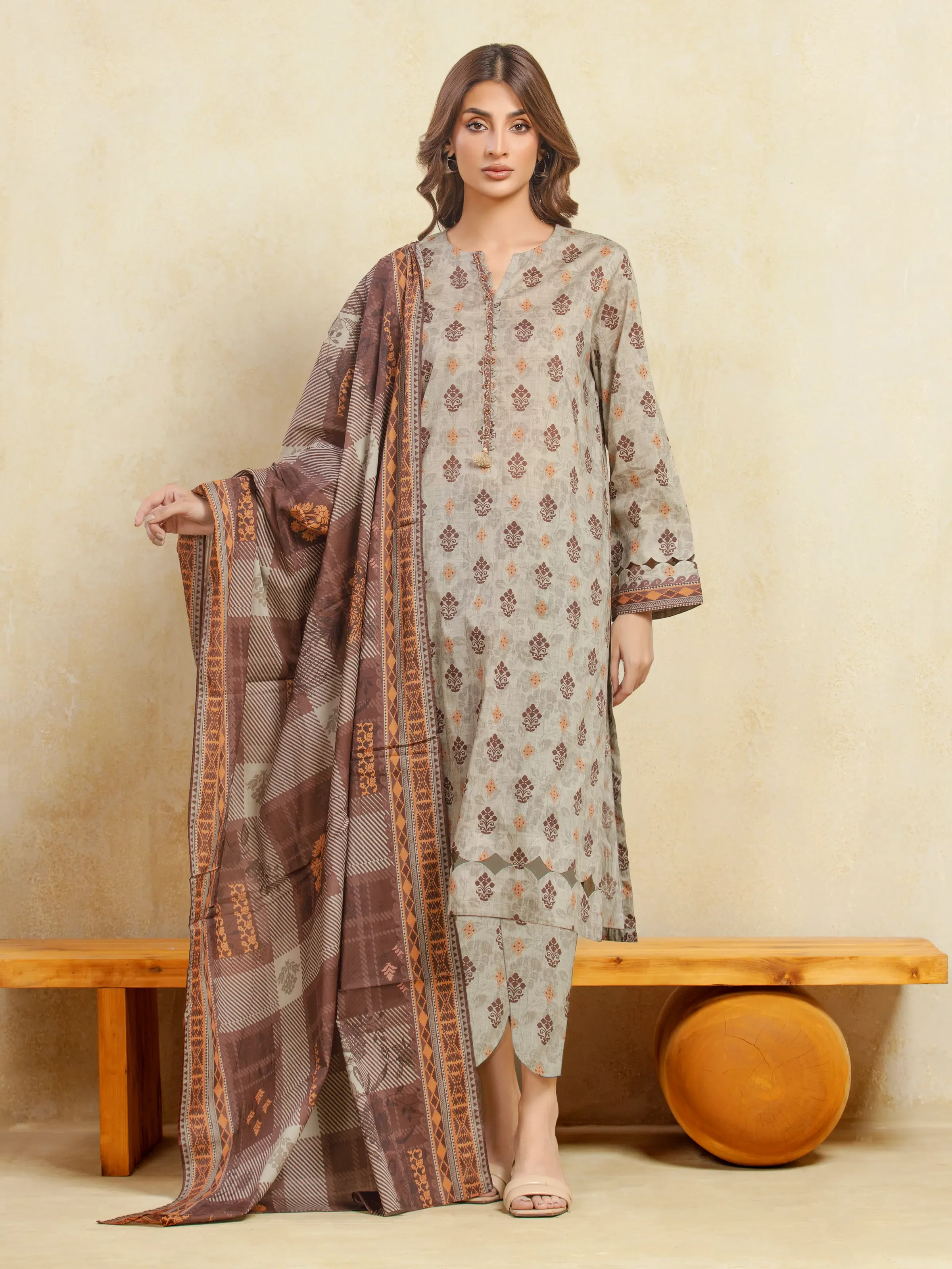 Printed Khaddar Suit - EWU5A3-36102-3P