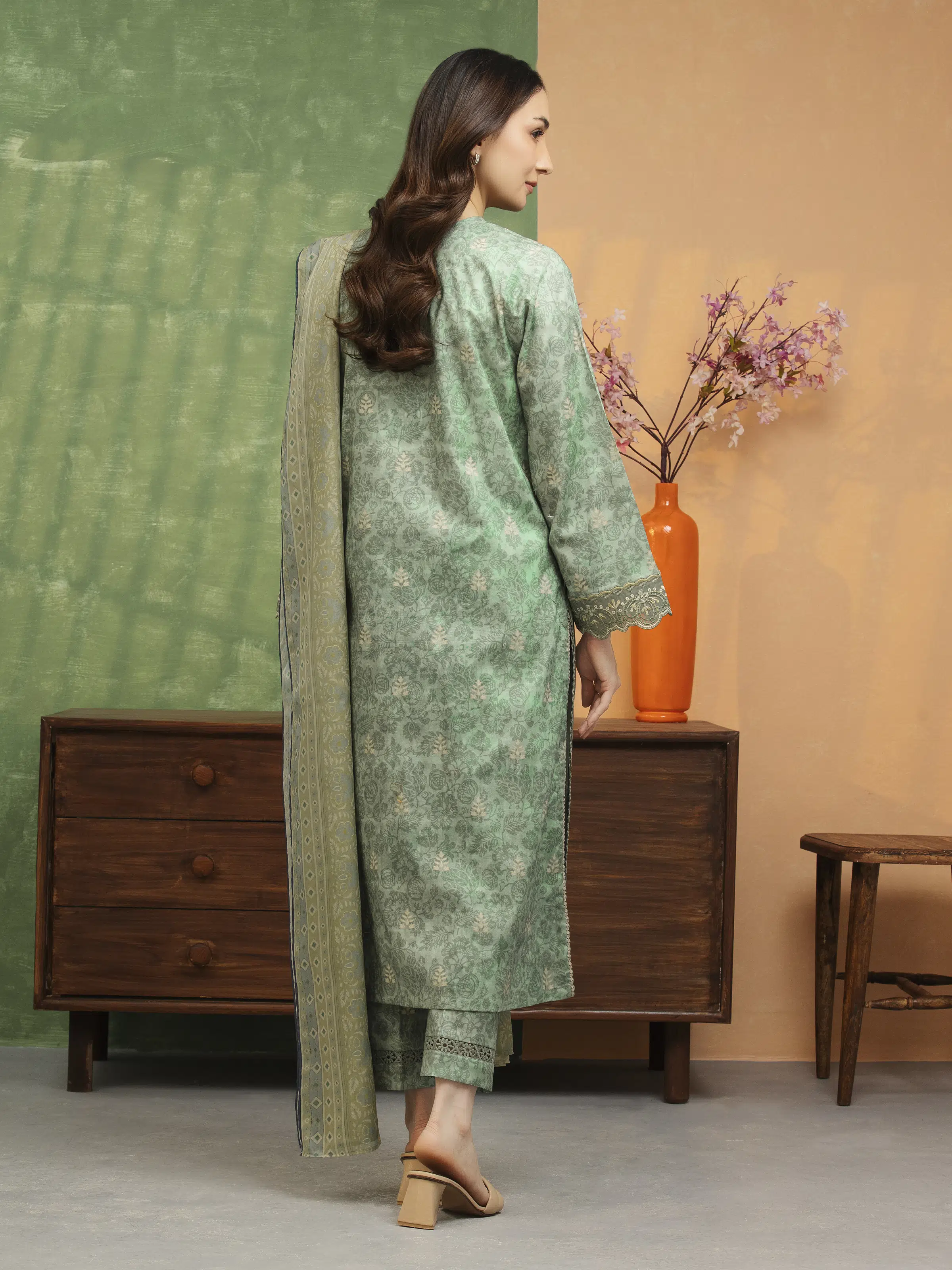 Embroidered Lawn Suit - EWU5V1-31417-3P - Image 2