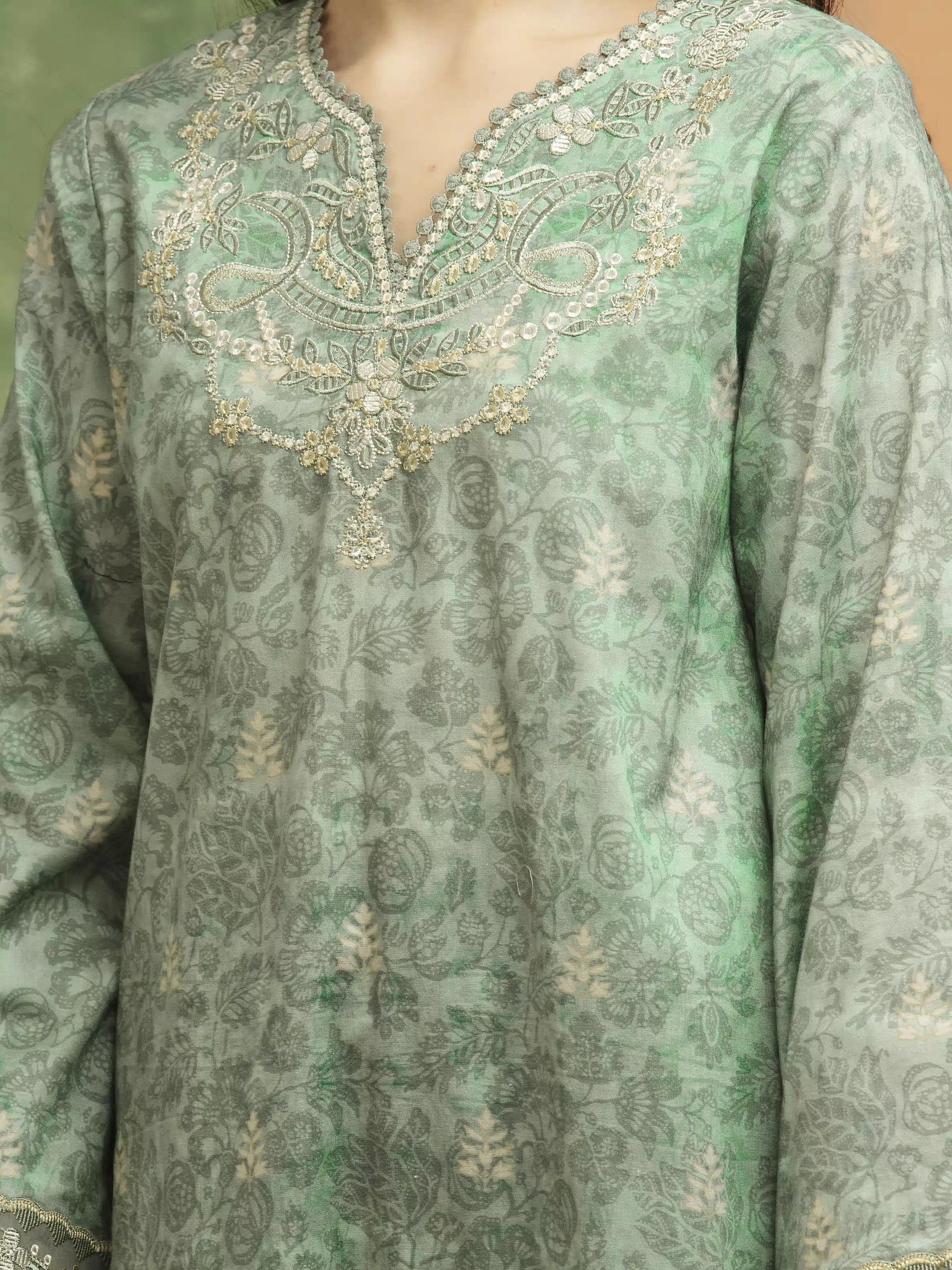 Embroidered Lawn Suit - EWU5V1-31417-3P - Image 3