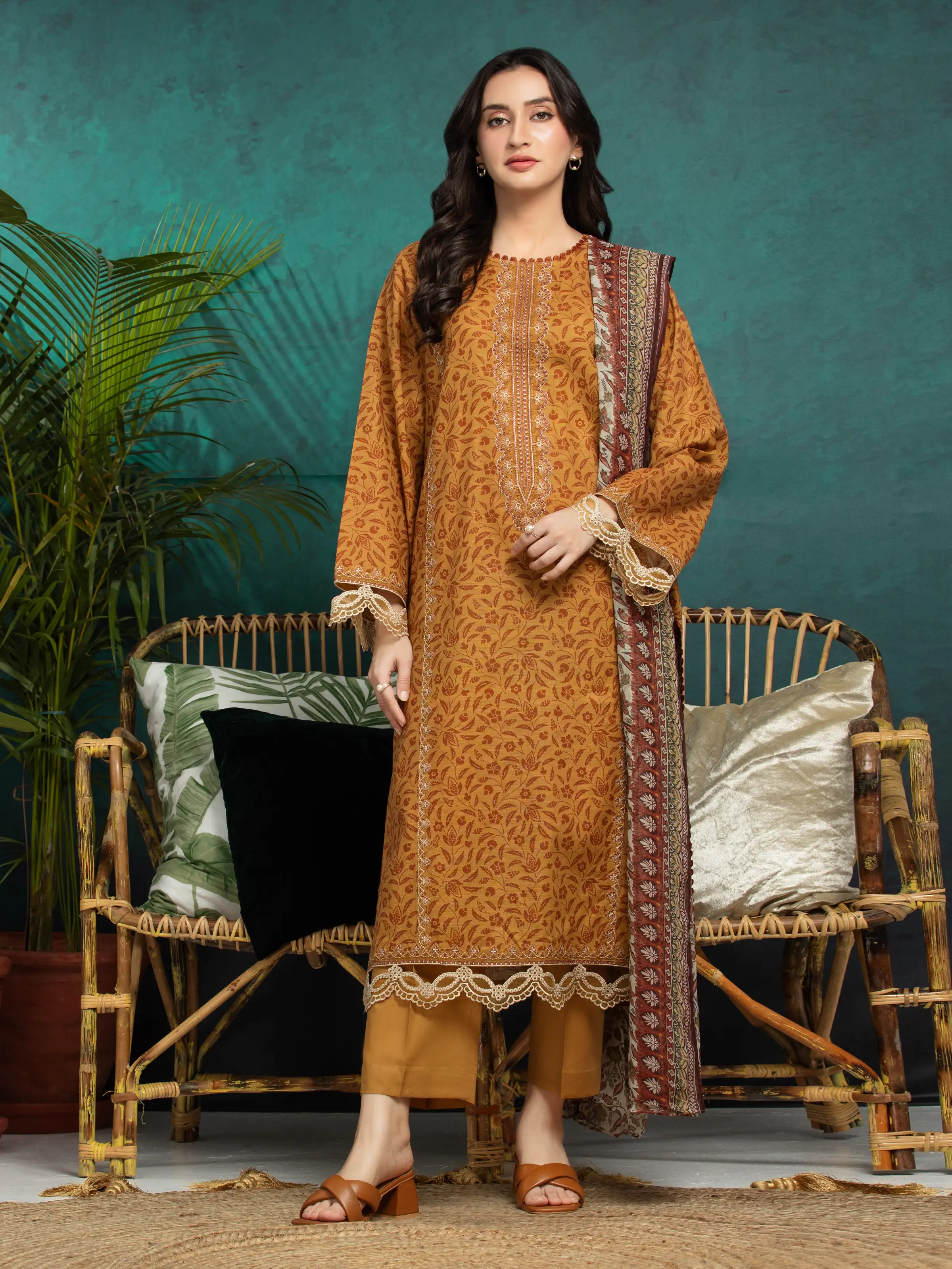 Embroidered Khaddar Suit - EWU24V12-30191-3P