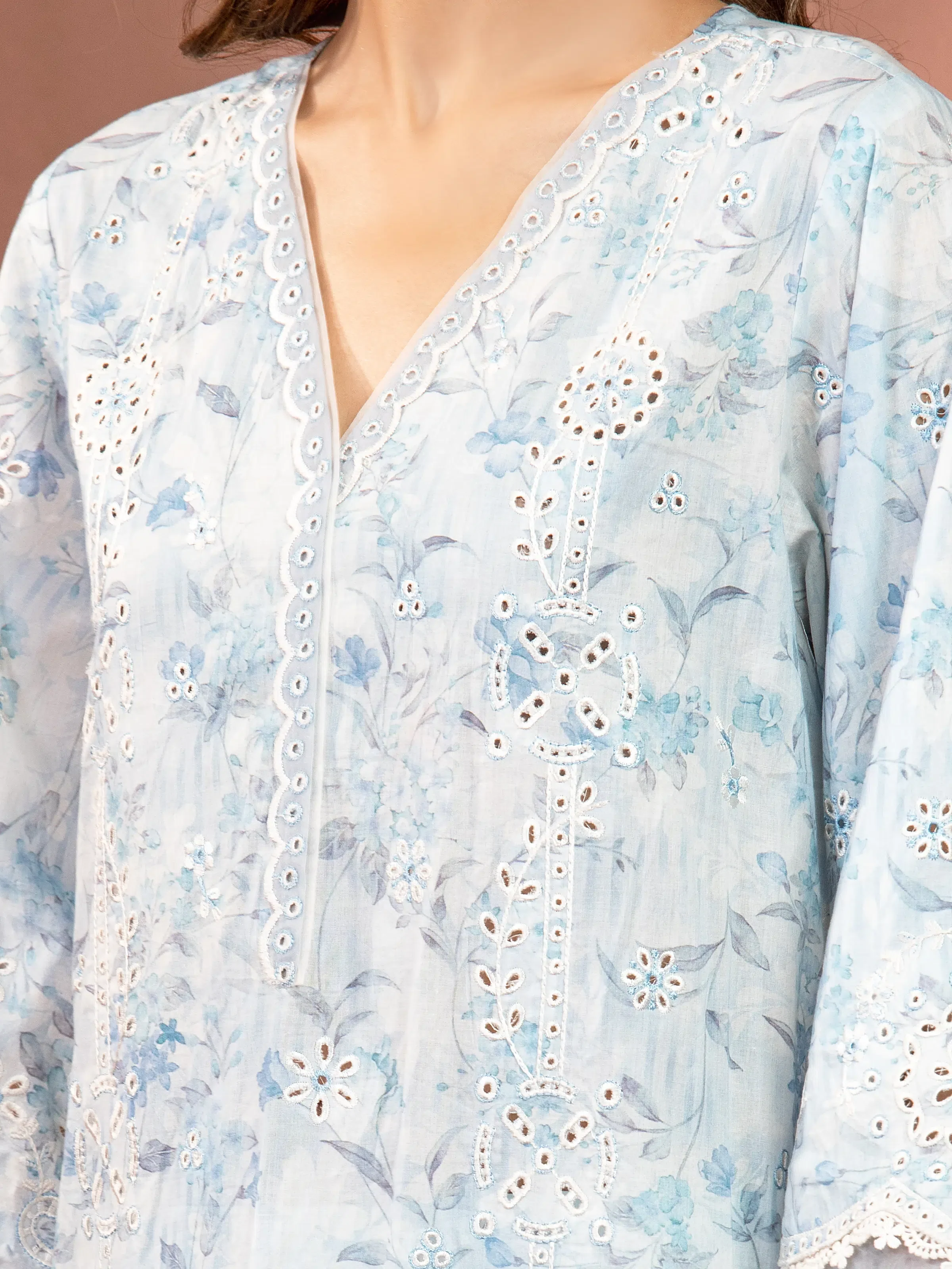 Embroidered Lawn Suit - EWU5V1-31483-3P - Image 3