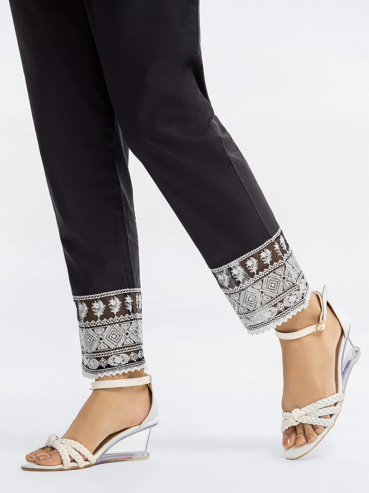 Embroidered Cambric Trouser - EWBE22-76398 - Image 3