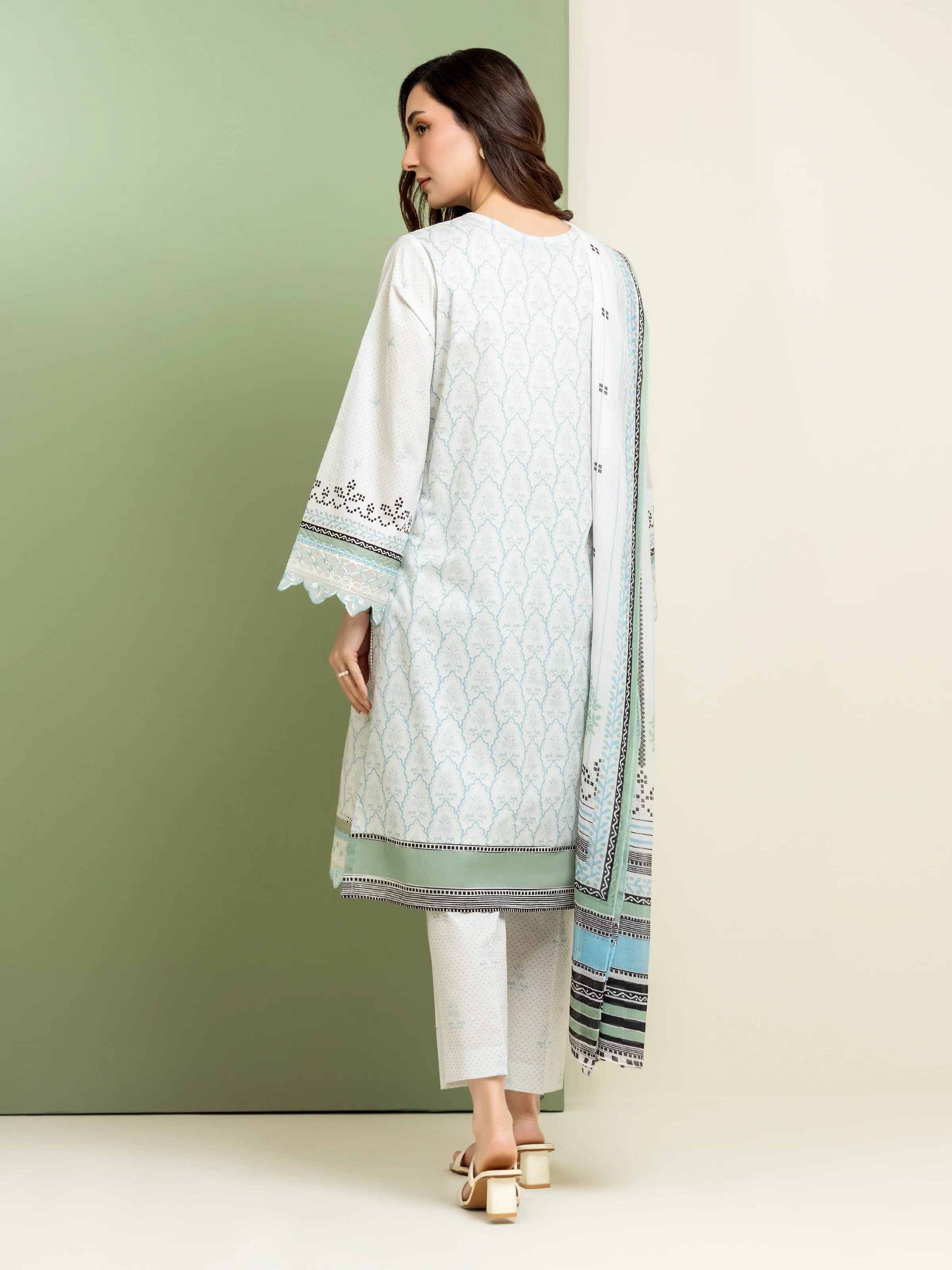Embroidered Lawn Suit - EWU5V1-31322-3P - Image 3