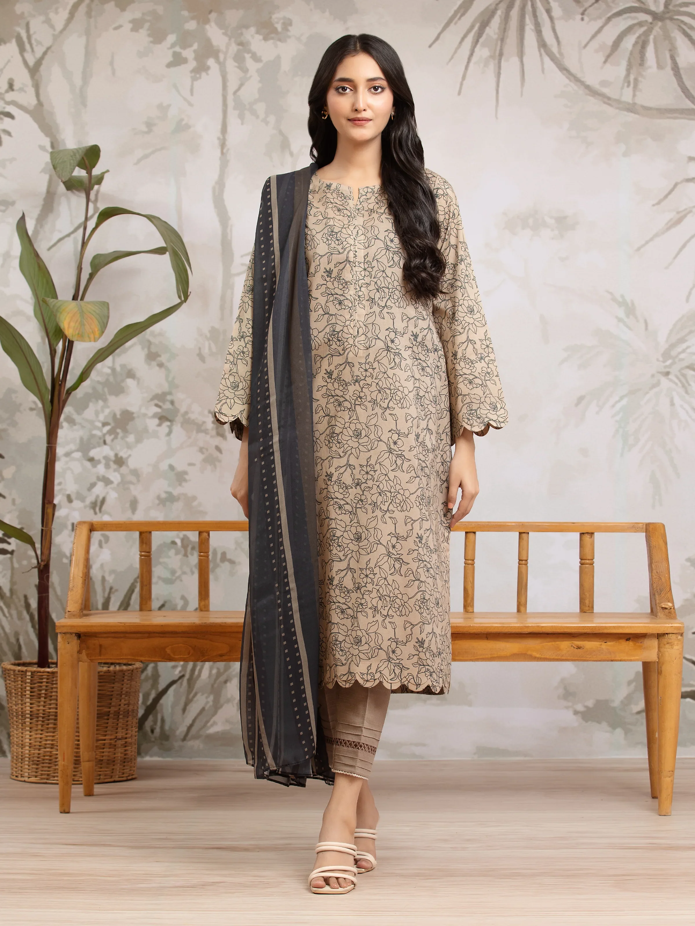 Printed Khaddar Suit - EWU24M2-186