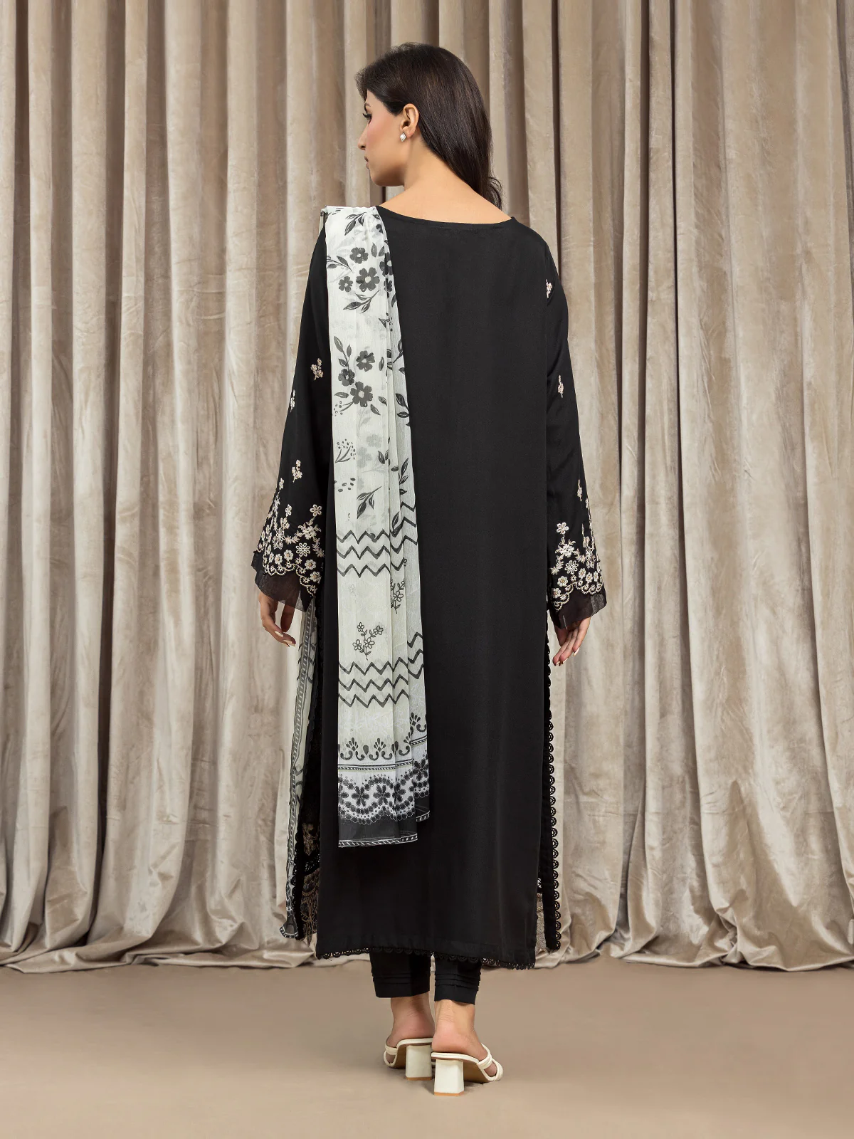 Embroidered Cambric Suit - EWU24V2-30062-3P - Image 5