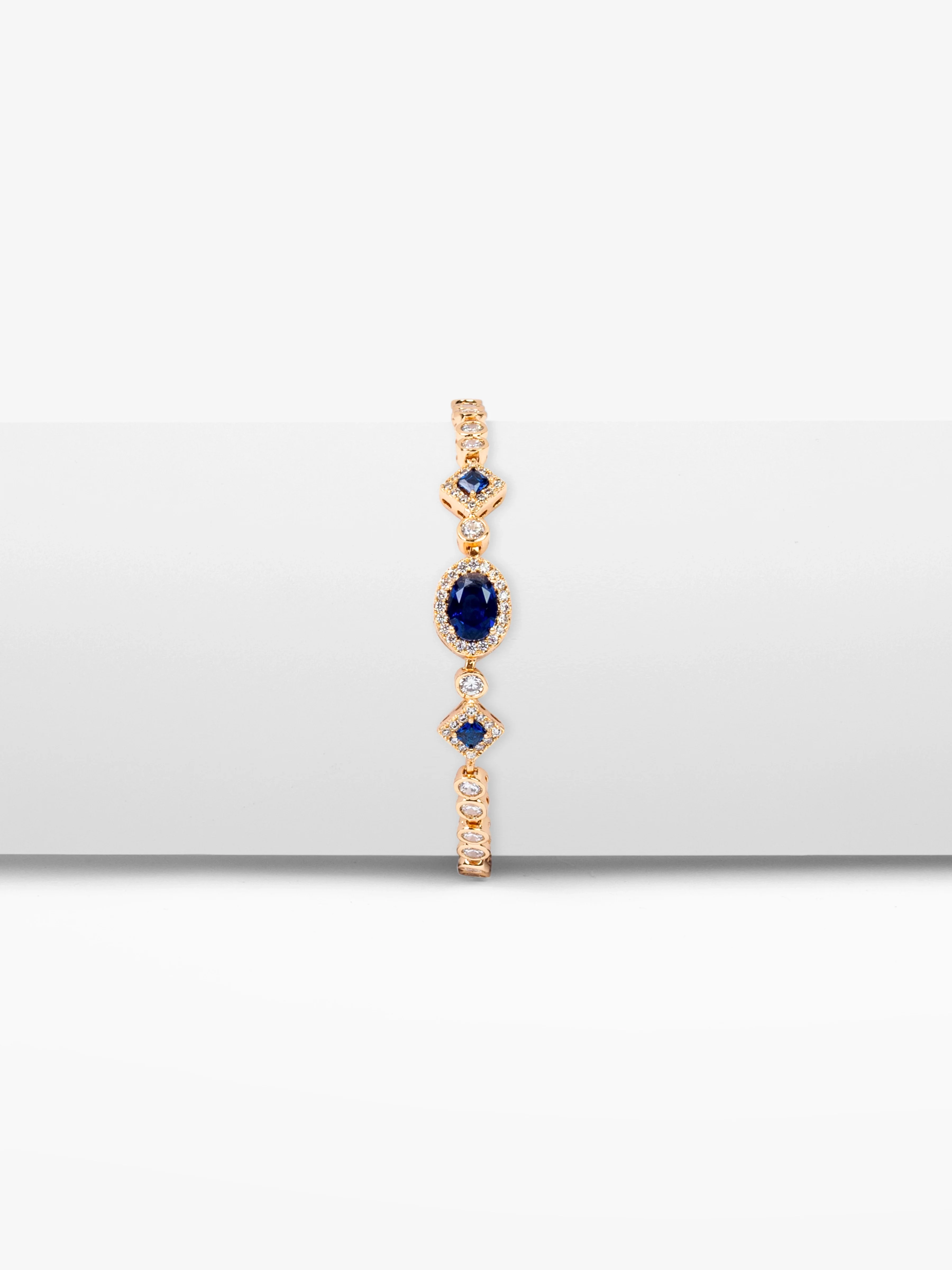 Golden Charm Bracelet - EAWB5-030