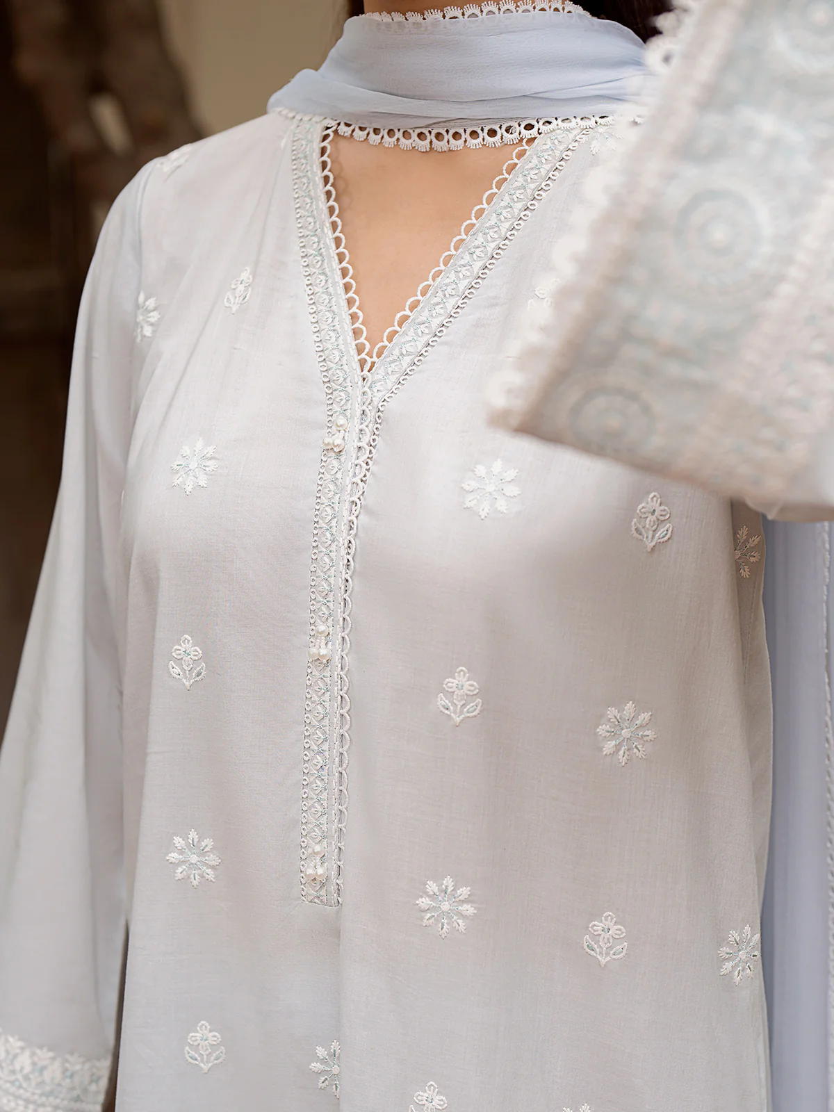 Embroidered Cambric Suit - EWU24V2-28619-3P - Image 3