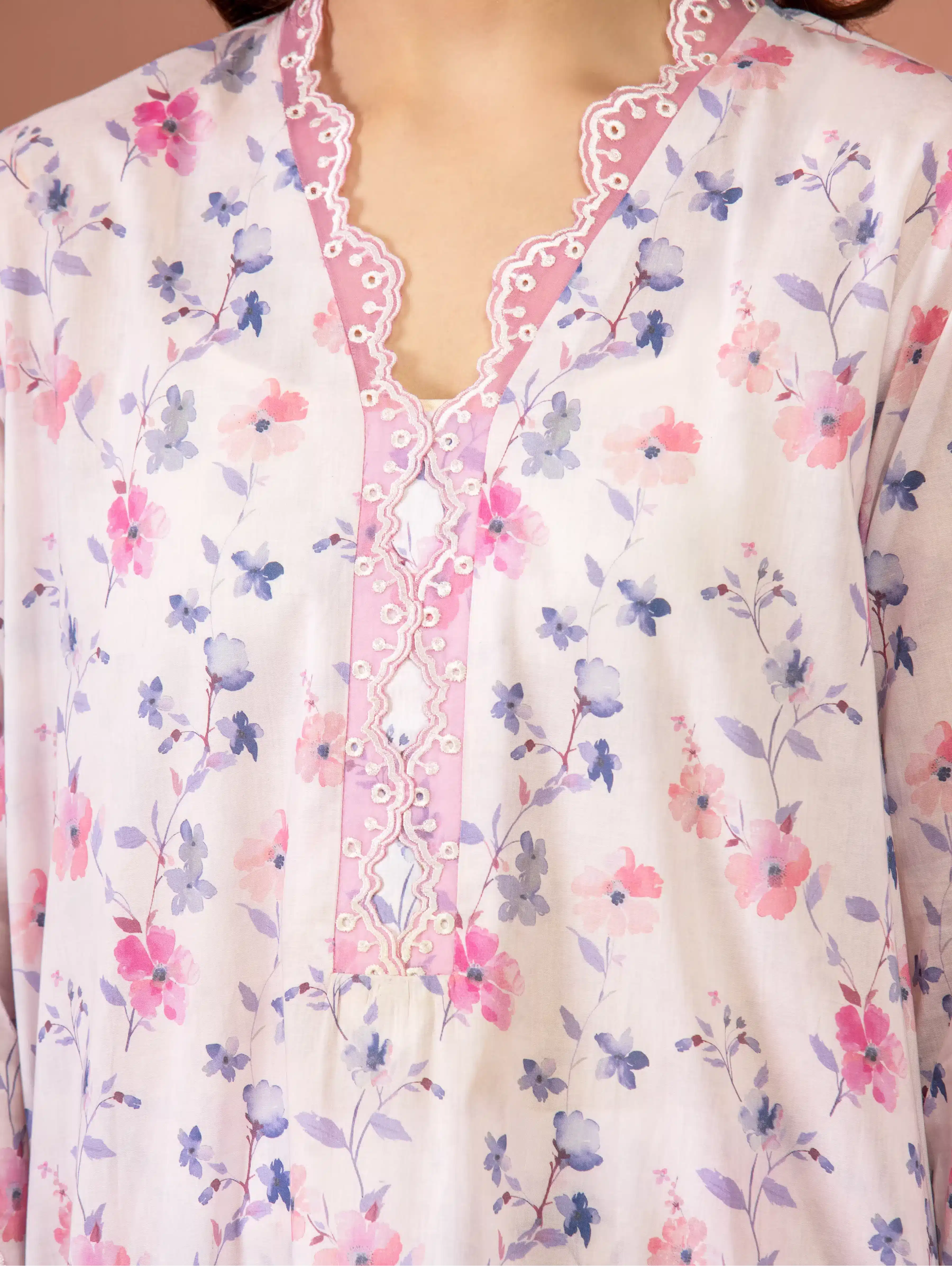 Embroidered Lawn Suit - EWU5V1-31453-3P - Image 5